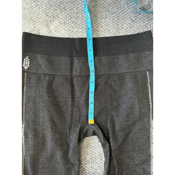 Free People Movement Gray Low Rise 7/8 Length Leggings Size Medium Large - Picture 7 of 8